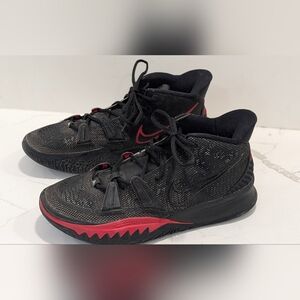 Nike Kyrie 7 Bred Air Zoom TurboBlack Red men 11.5 CQ9326-001 Basketball Flytrap